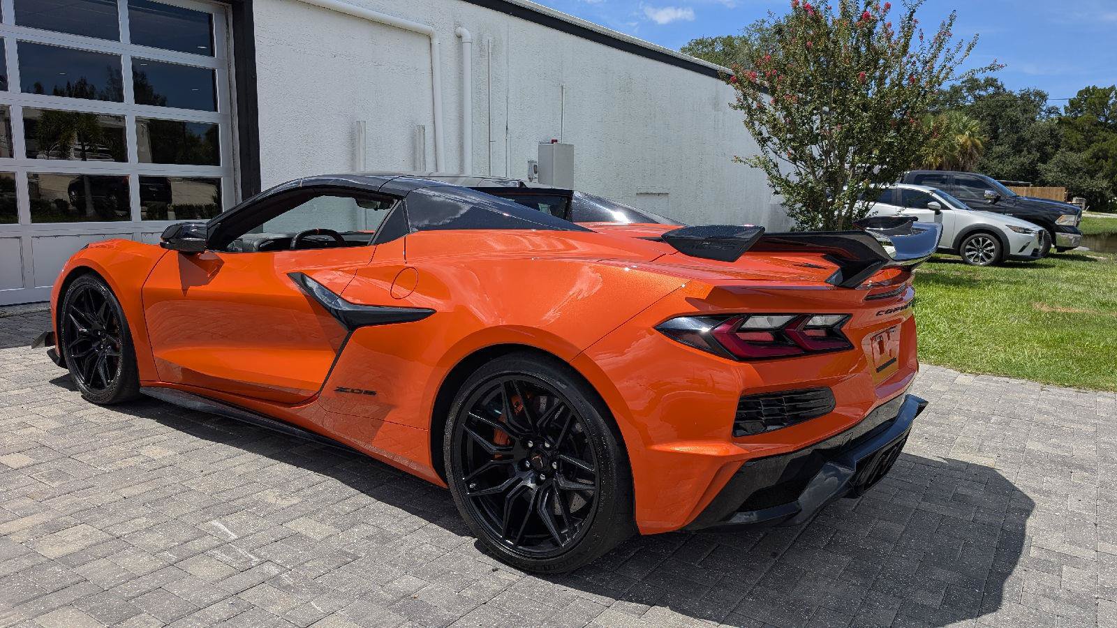 Used 2025 Chevrolet Corvette Z06 w/ Z07 Performance Package RWD image 16