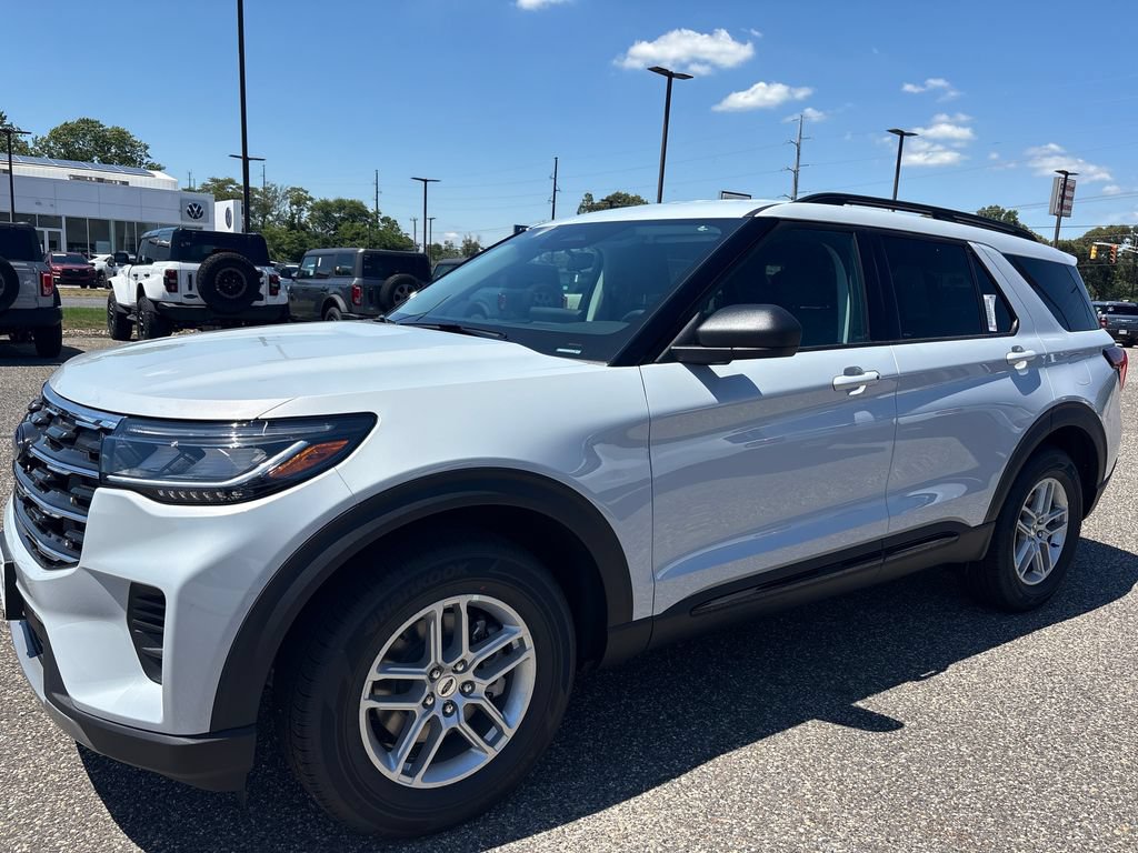New 2026 Ford Explorer Active AWD/4WD image 4