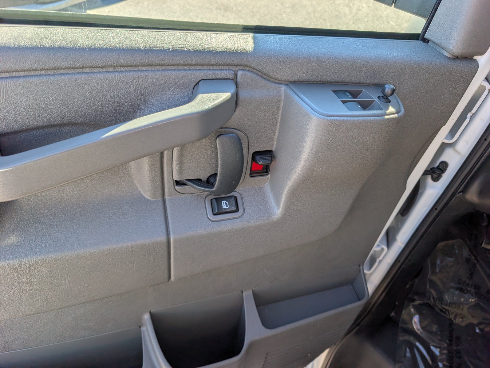 Used 2025 Chevrolet Express 3500 LT w/ LT Preferred Equipment Group RWD image 19