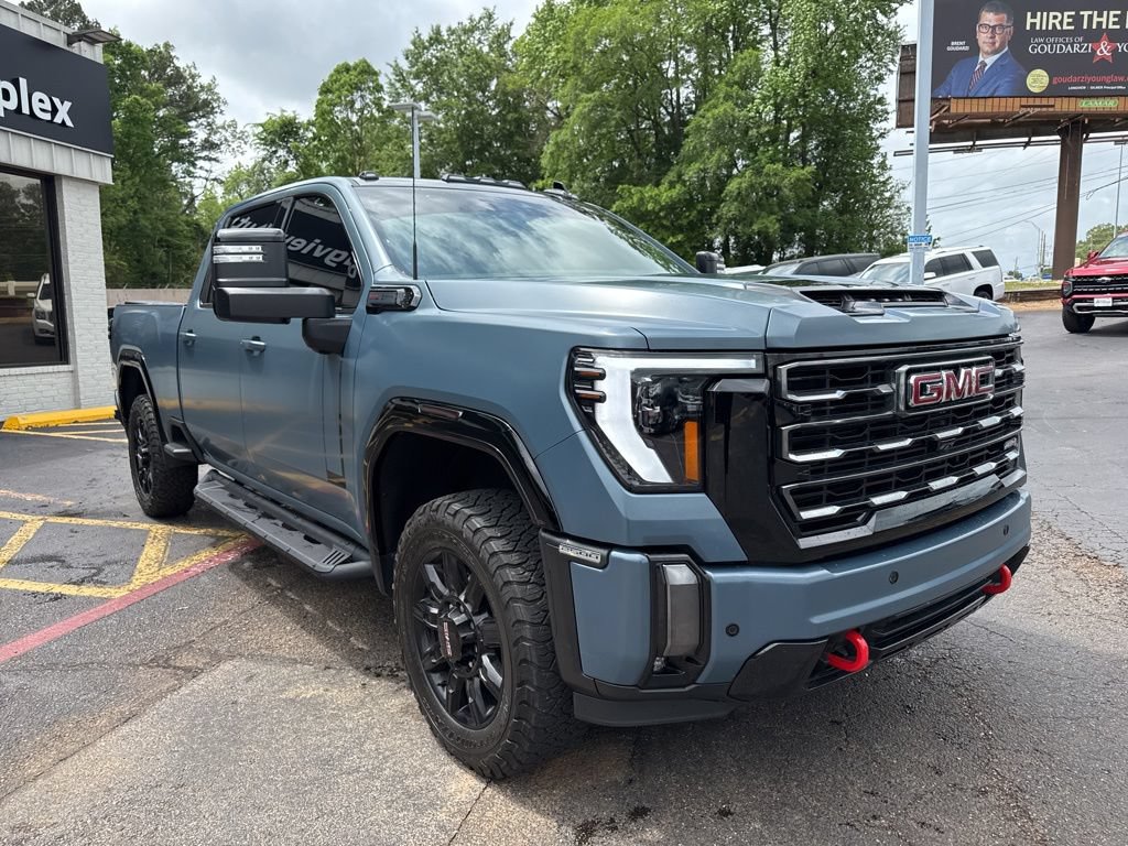Used 2024 GMC Sierra 2500 AT4 w/ AT4 Preferred Package AWD/4WD image 4