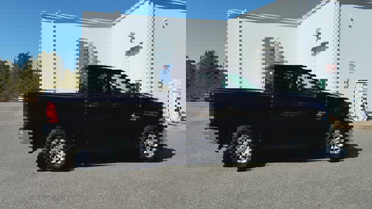 Used 2024 RAM 1500 Classic SLT image 9