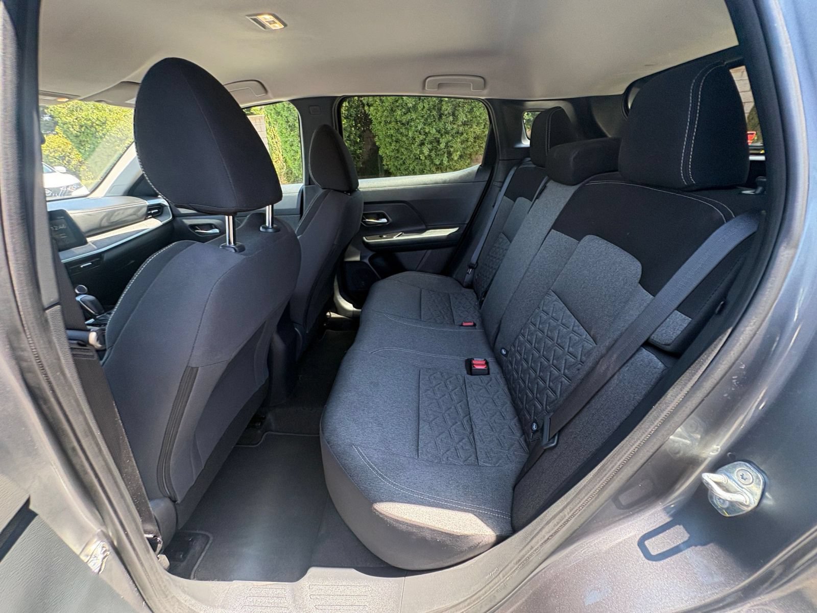 Used 2025 Nissan Kicks SV AWD/4WD image 23