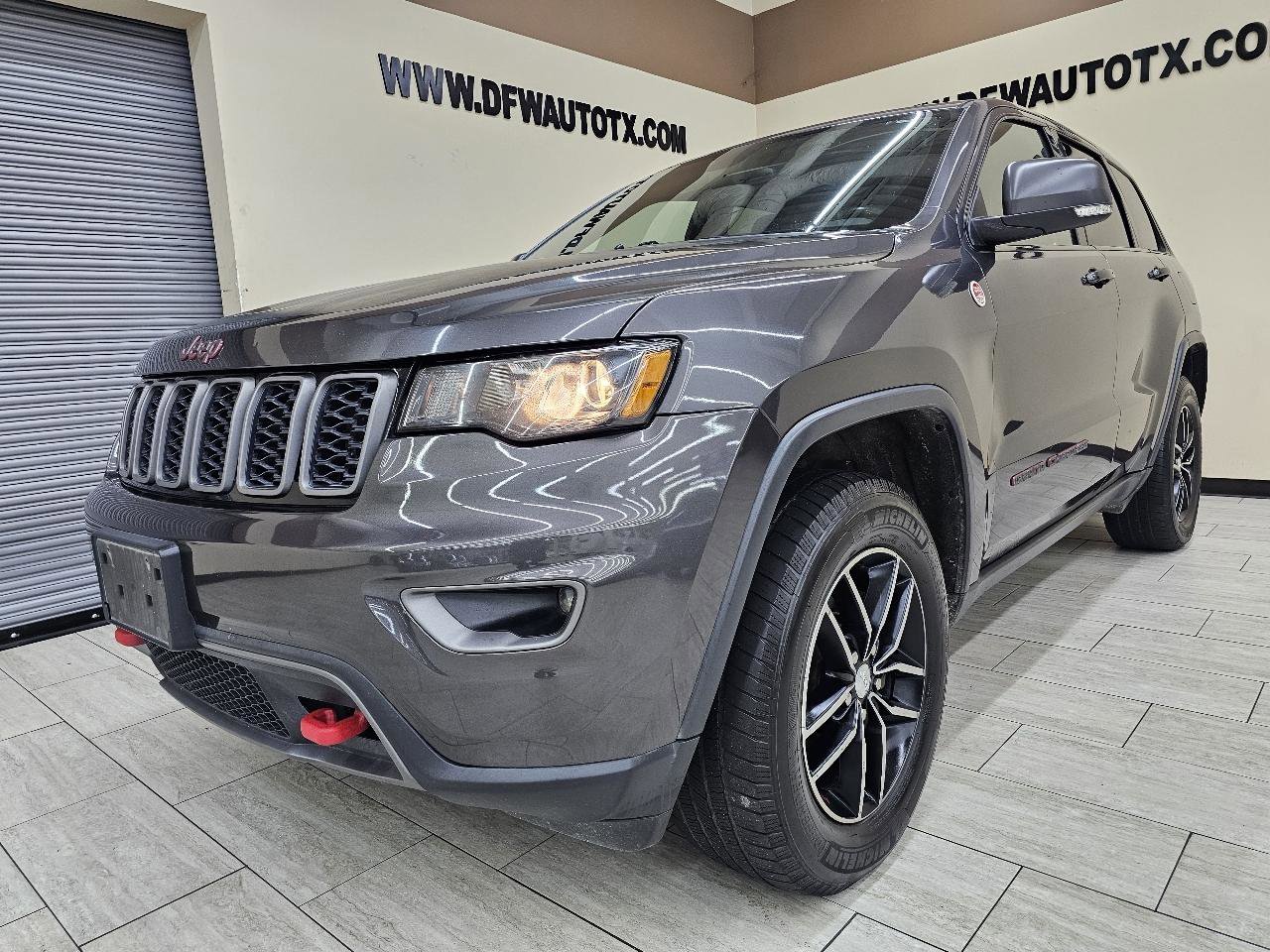 Used 2017 Jeep Grand Cherokee Trailhawk AWD/4WD image 2