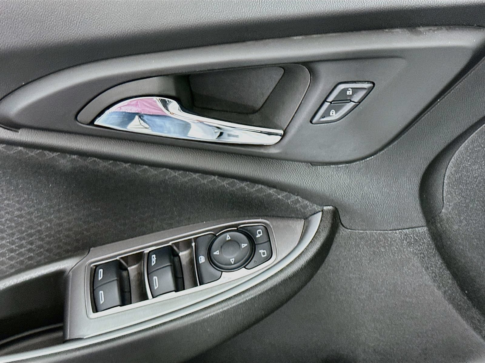 Used 2023 Chevrolet Malibu LT FWD image 19