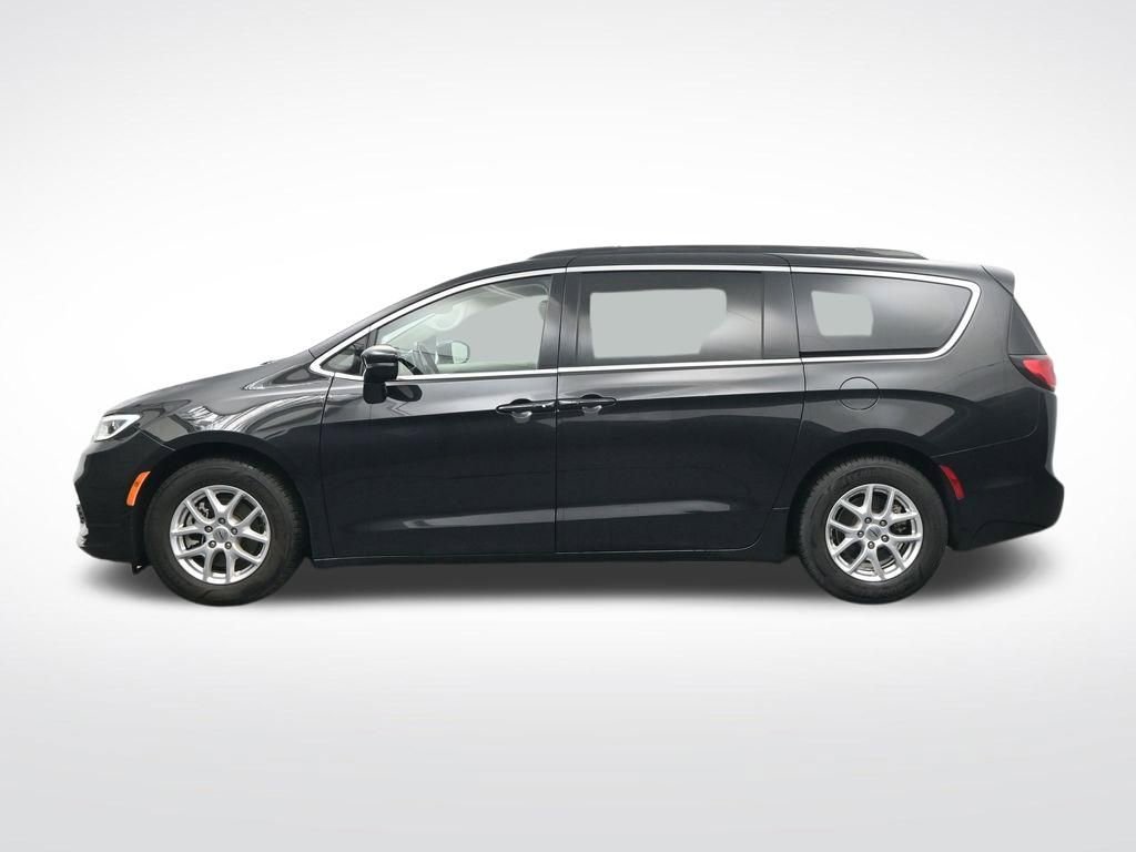 Used 2022 Chrysler Pacifica Touring-L FWD image 10