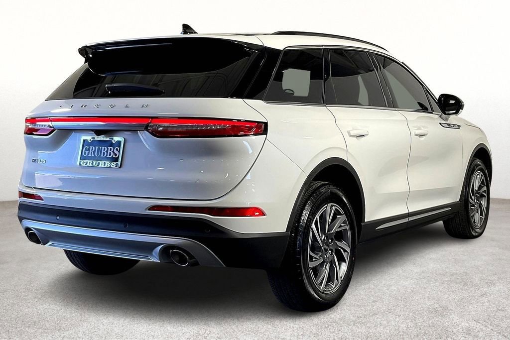 Used 2026 Lincoln Corsair Premiere image 2