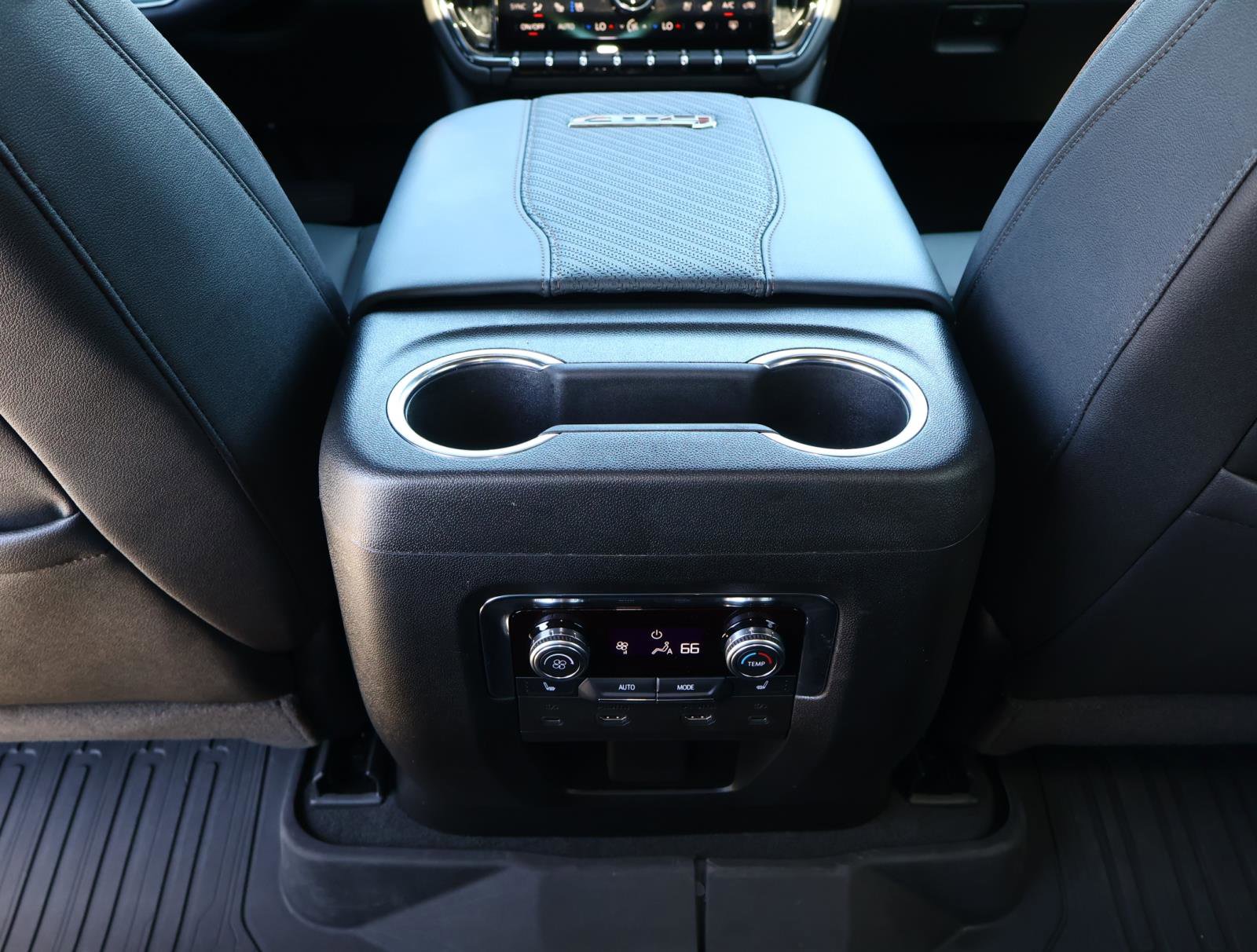 Used 2026 GMC Yukon AT4 w/ AT4 Premium Plus Package AWD/4WD image 15