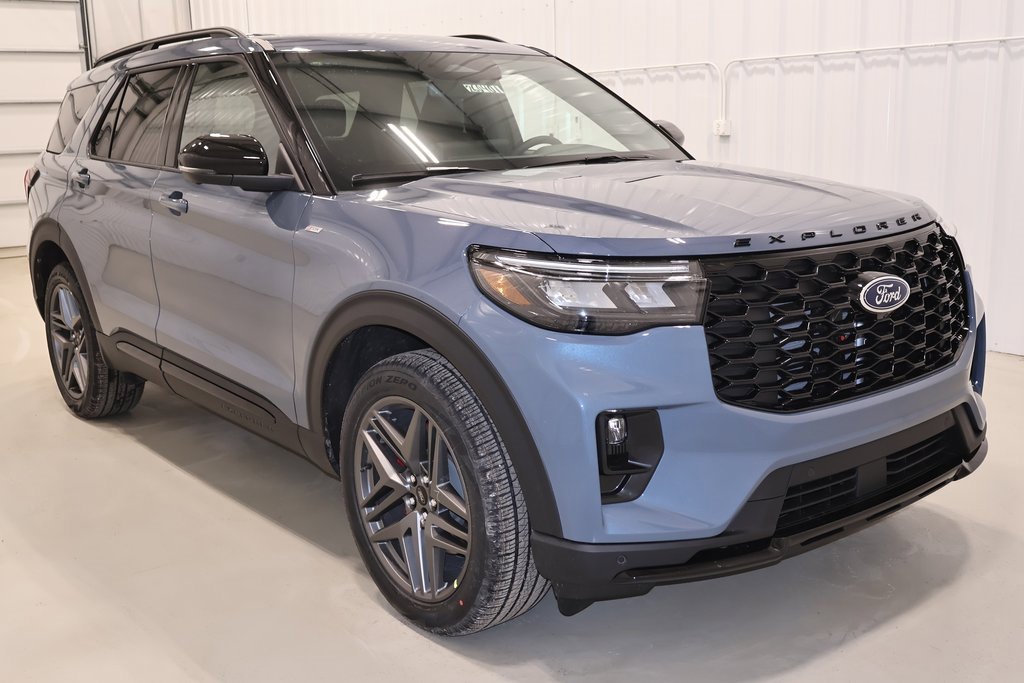 New 2026 Ford Explorer ST-Line image 3
