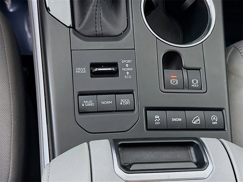 Certified 2020 Toyota Highlander LE image 12