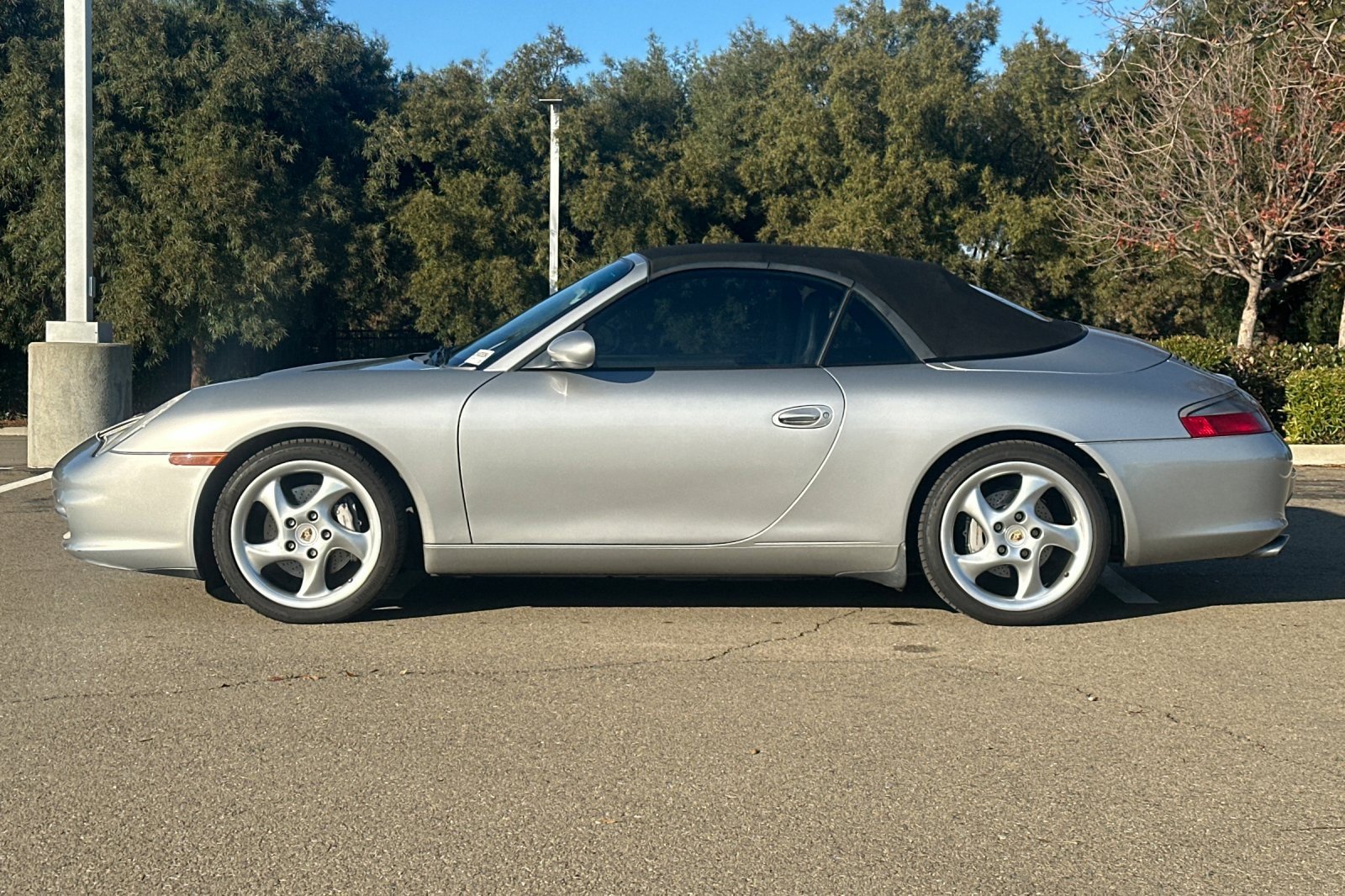 Used 2002 Porsche 911 Carrera 4 image 7