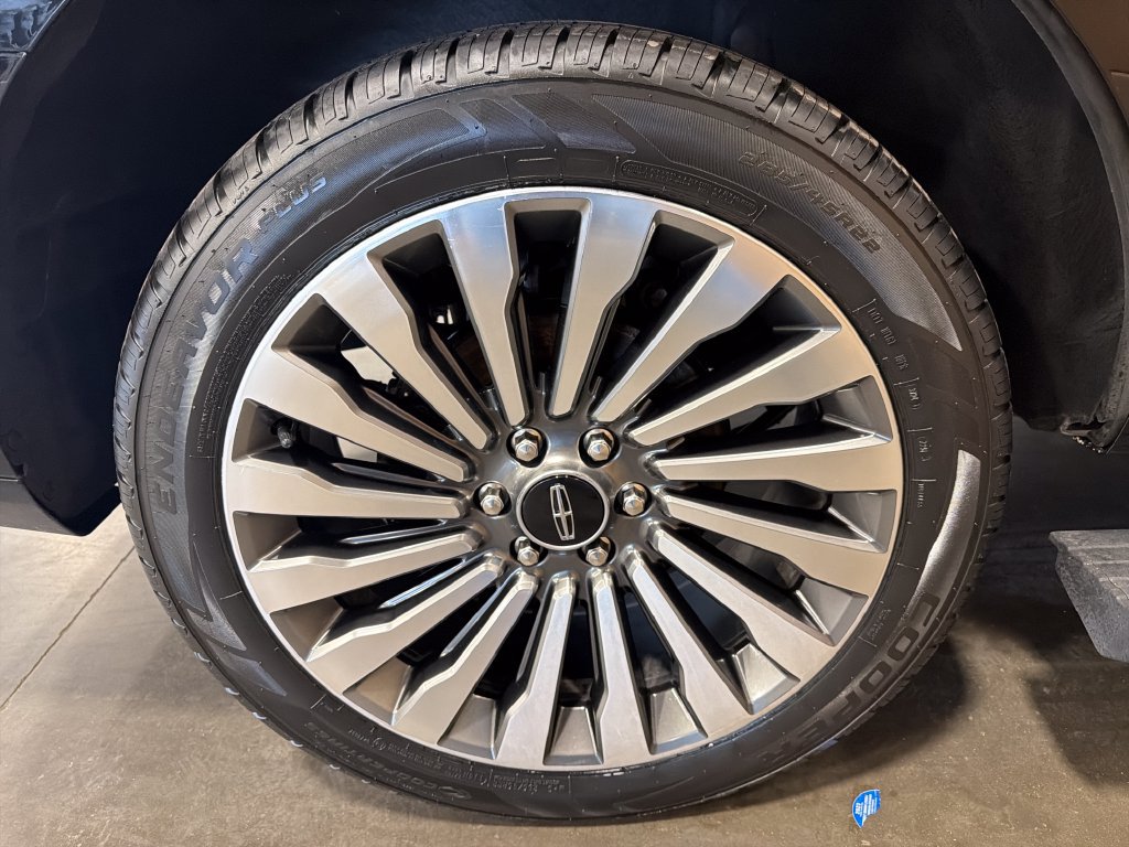 Used 2018 Lincoln Navigator Reserve w/ Technology Package AWD/4WD image 22