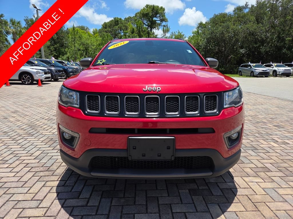 Used 2021 Jeep Compass Latitude w/ Sun and Sound Group AWD/4WD image 2