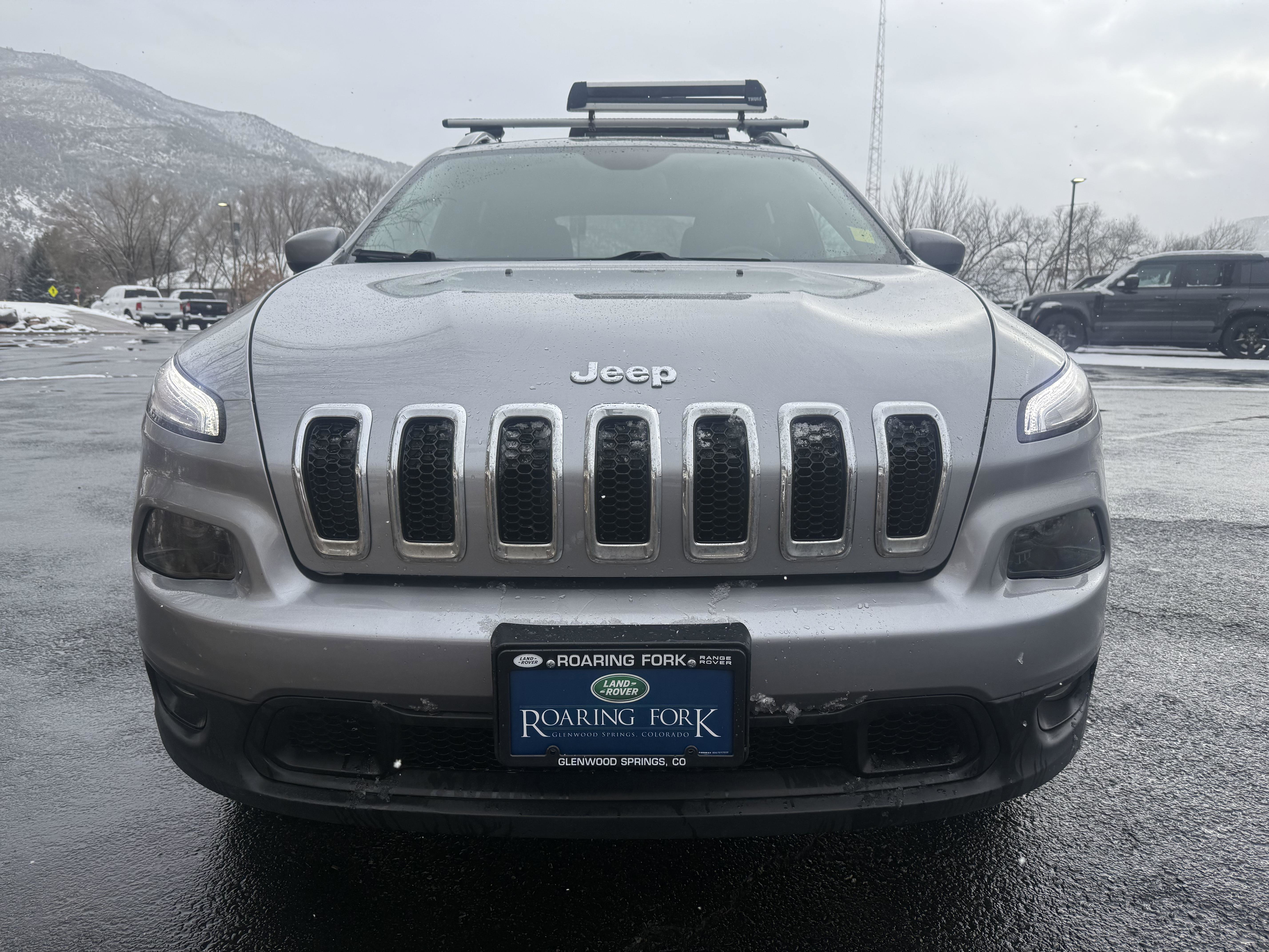 Used 2017 Jeep Cherokee Latitude w/ Cold Weather Group image 12