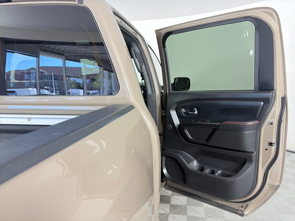 Used 2022 Nissan Titan PRO-4X w/ Pro-4x Convenience Package image 28