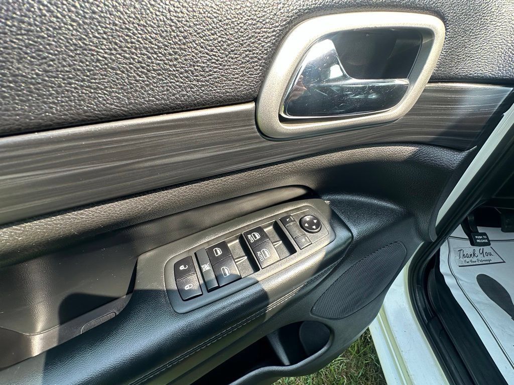 Used 2020 Jeep Grand Cherokee Altitude RWD image 14