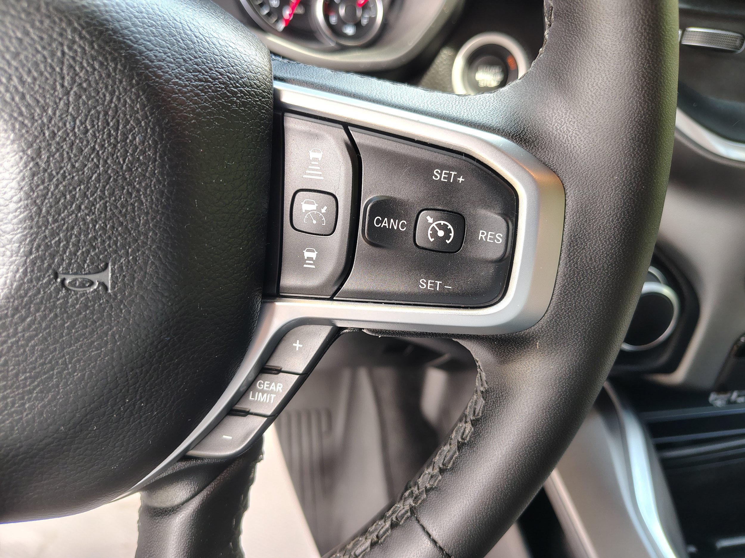 Used 2025 RAM 1500 Big Horn AWD/4WD image 30