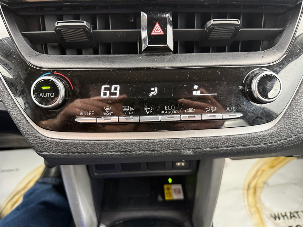 Used 2022 Toyota Corolla Cross LE image 32