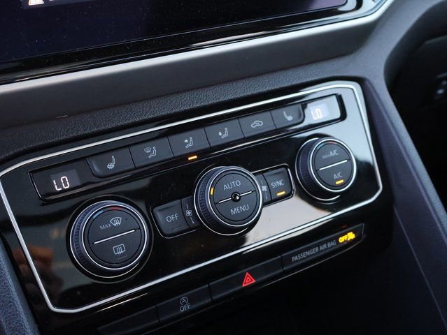 Used 2022 Volkswagen Atlas Cross Sport SEL R-Line image 26