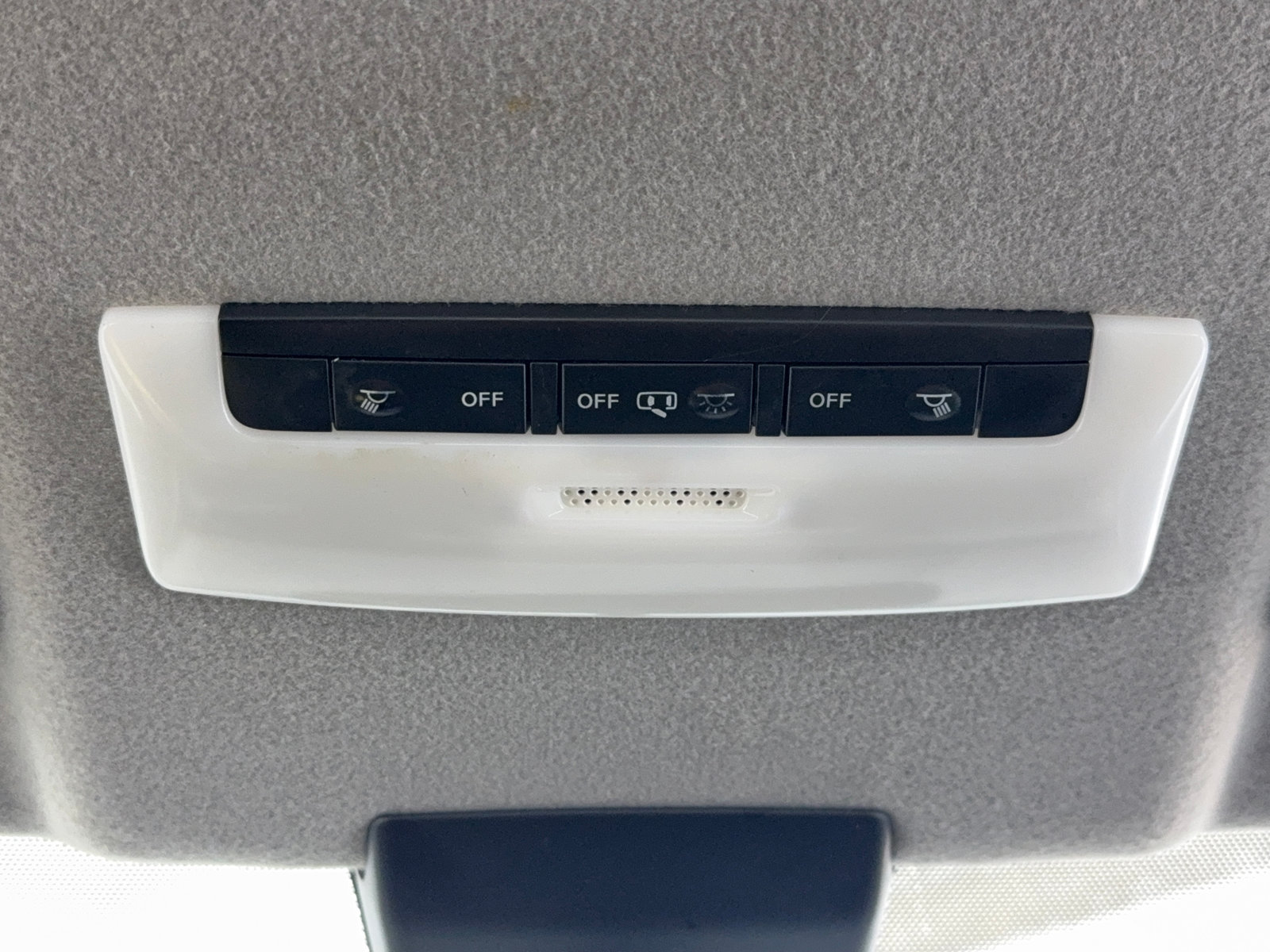 Used 2020 Nissan Kicks S FWD image 34