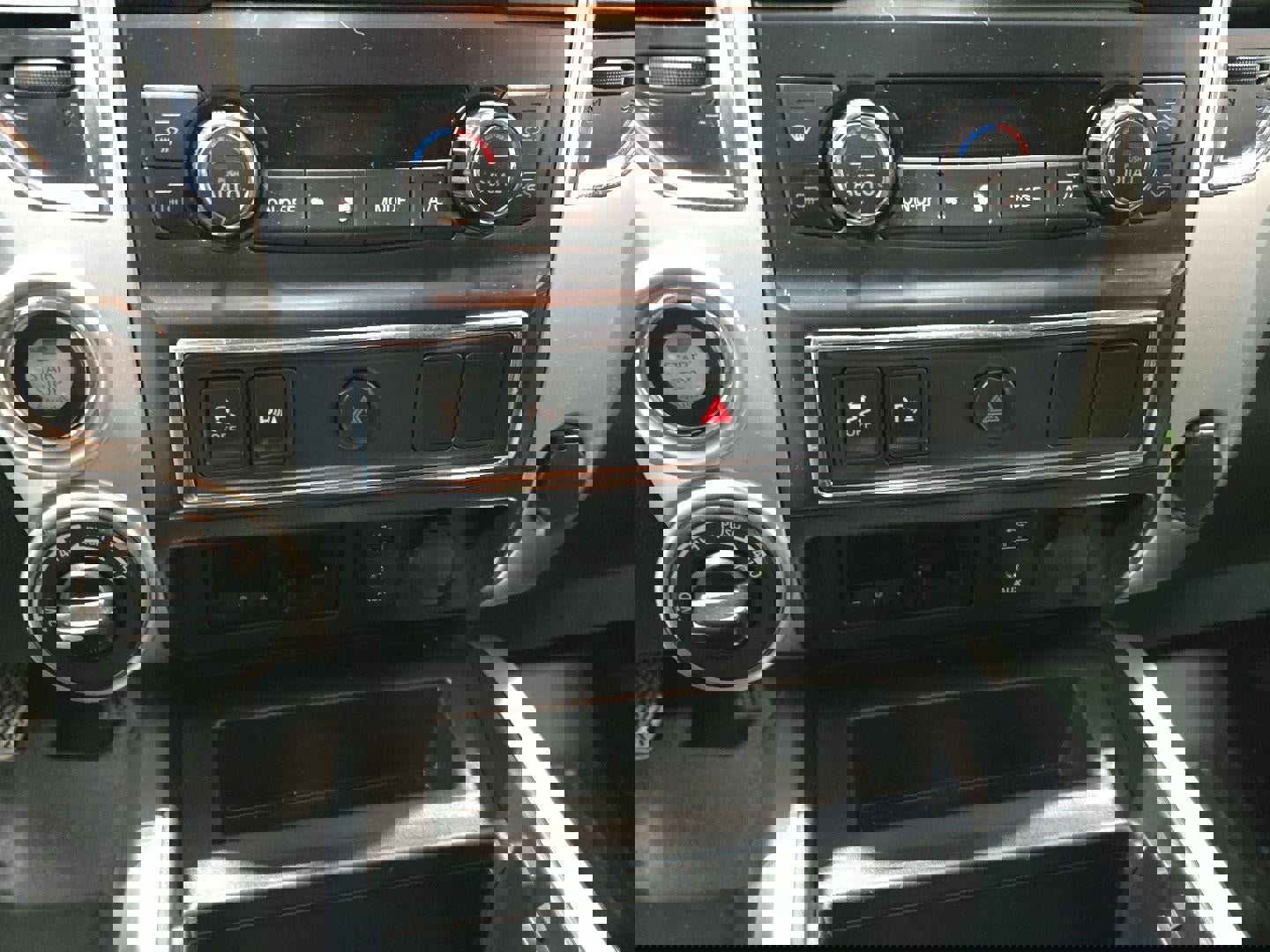 Used 2016 Nissan Titan PRO-4X image 15