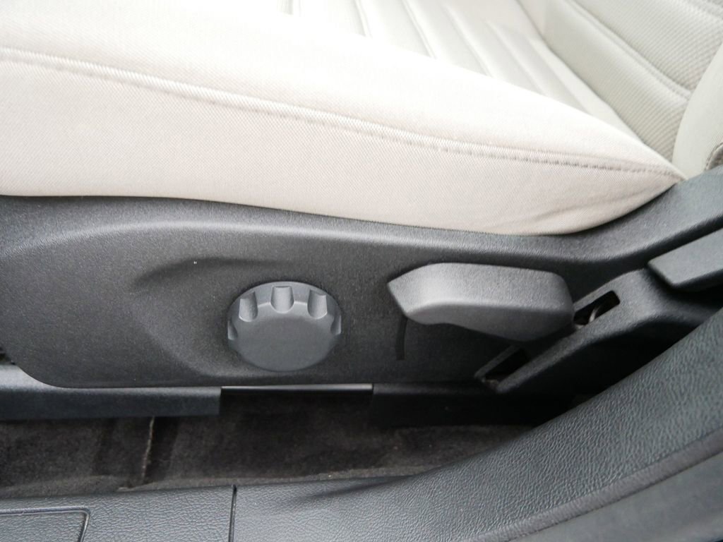 Used 2019 Ford Fusion S FWD image 13