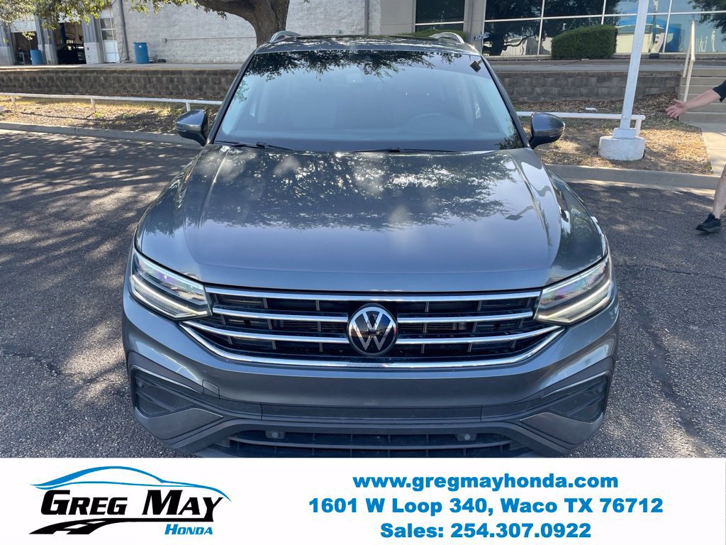 Used 2024 Volkswagen Tiguan SE w/ Panoramic Sunroof Package FWD image 10