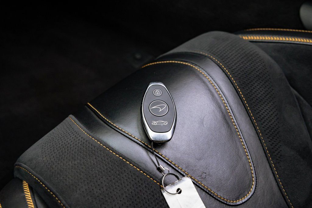 Used 2019 McLaren 720S Performance RWD image 13