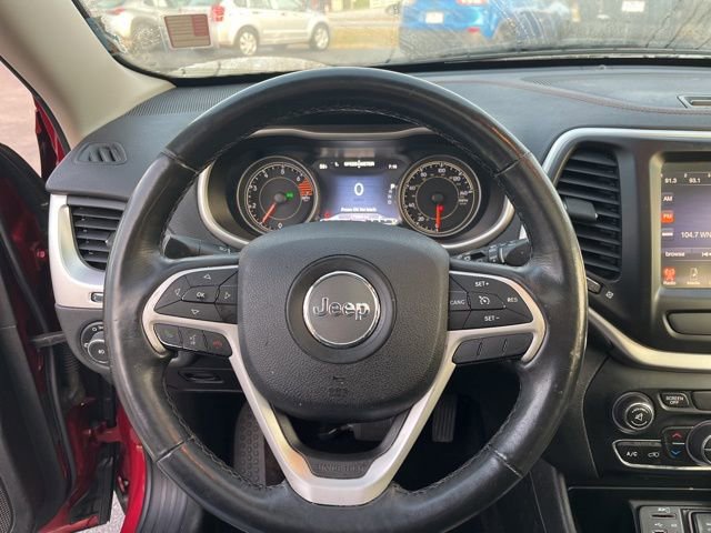 Used 2016 Jeep Cherokee Limited image 19