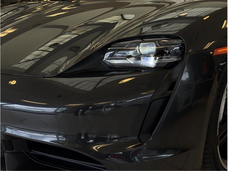 Used 2020 Porsche Taycan AWD/4WD image 36