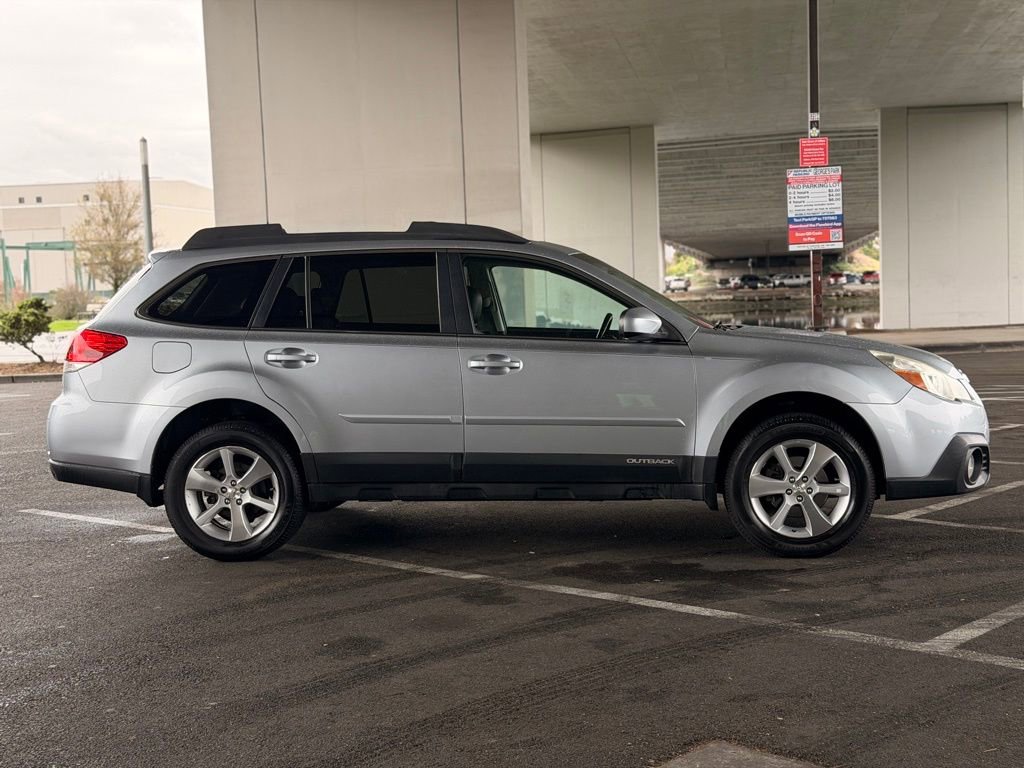 Used 2013 Subaru Outback 2.5i Limited image 1