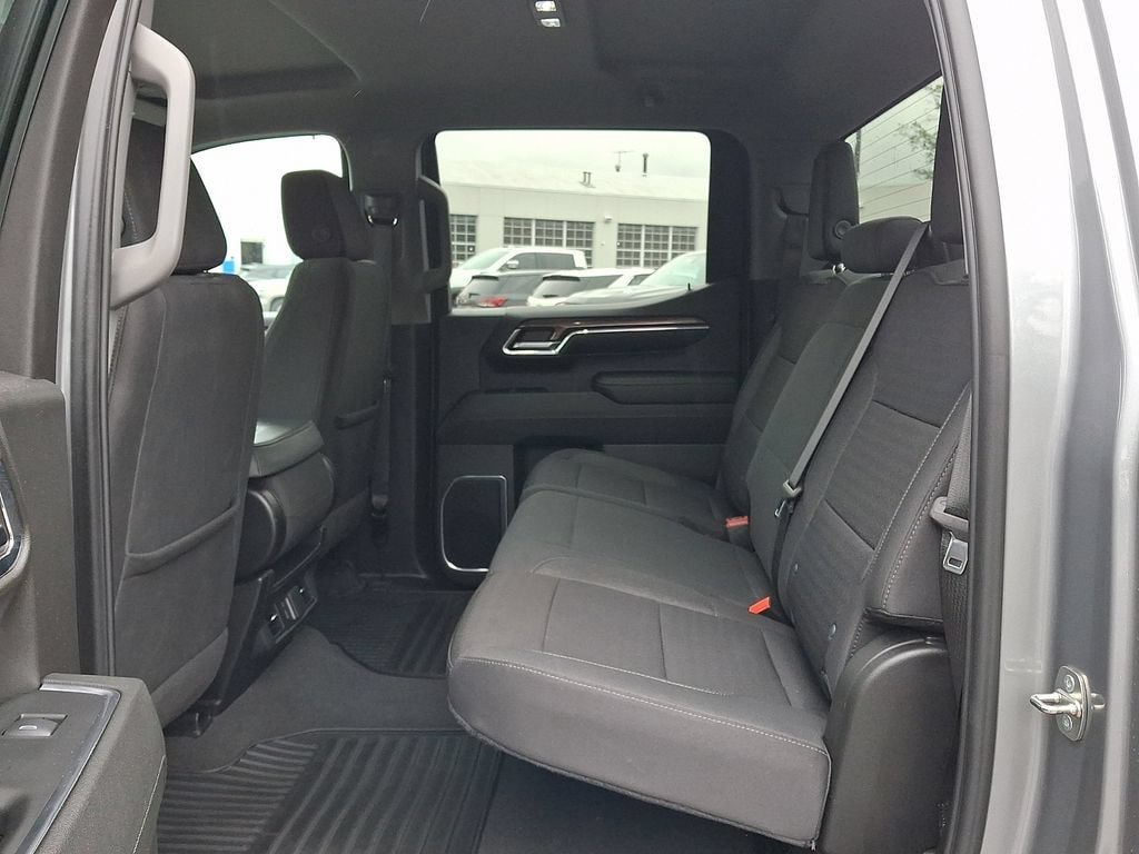 Used 2024 Chevrolet Silverado 1500 LT AWD/4WD image 10