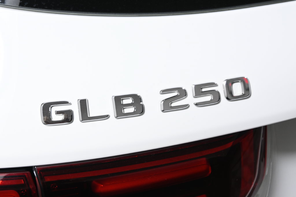 Certified 2026 Mercedes-Benz GLB 250 4MATIC image 38