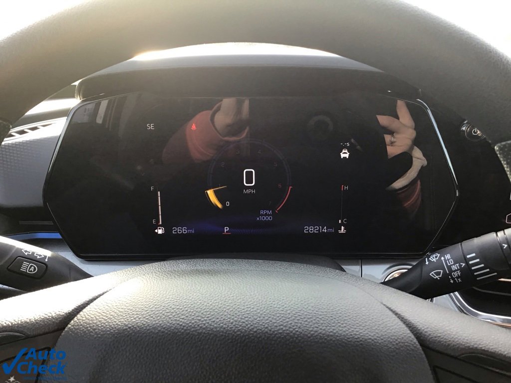 Used 2025 Chevrolet Trax LT image 31