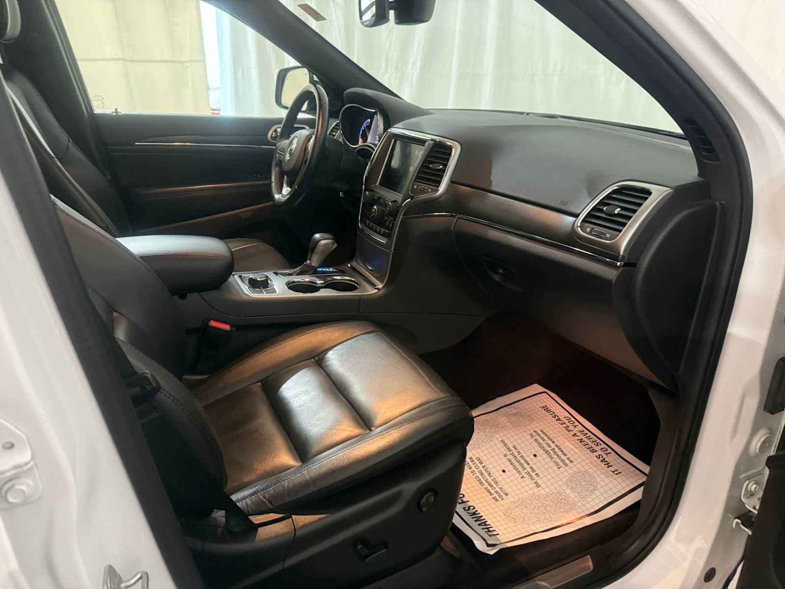 Used 2018 Jeep Grand Cherokee Limited AWD/4WD image 28