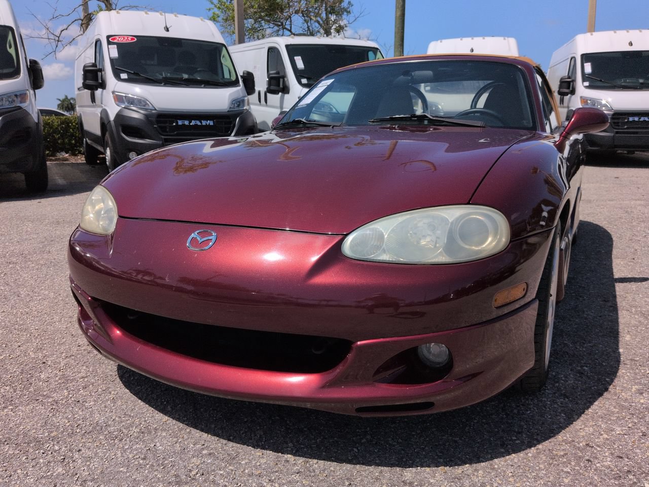 Used 2003 MAZDA MX-5 Miata RWD image 9