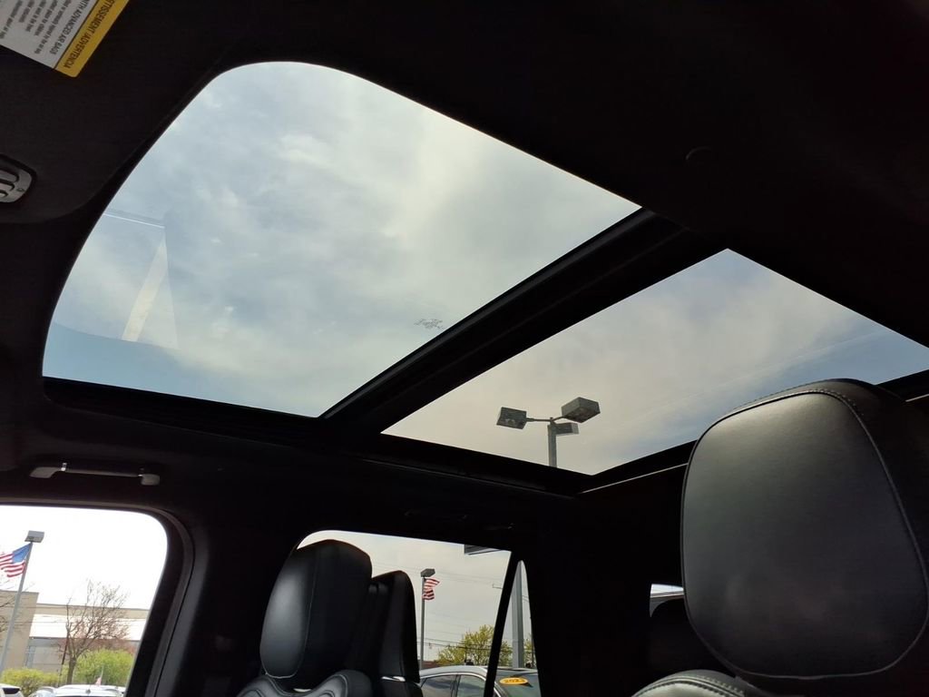 Used 2022 Lincoln Navigator Reserve AWD/4WD image 11