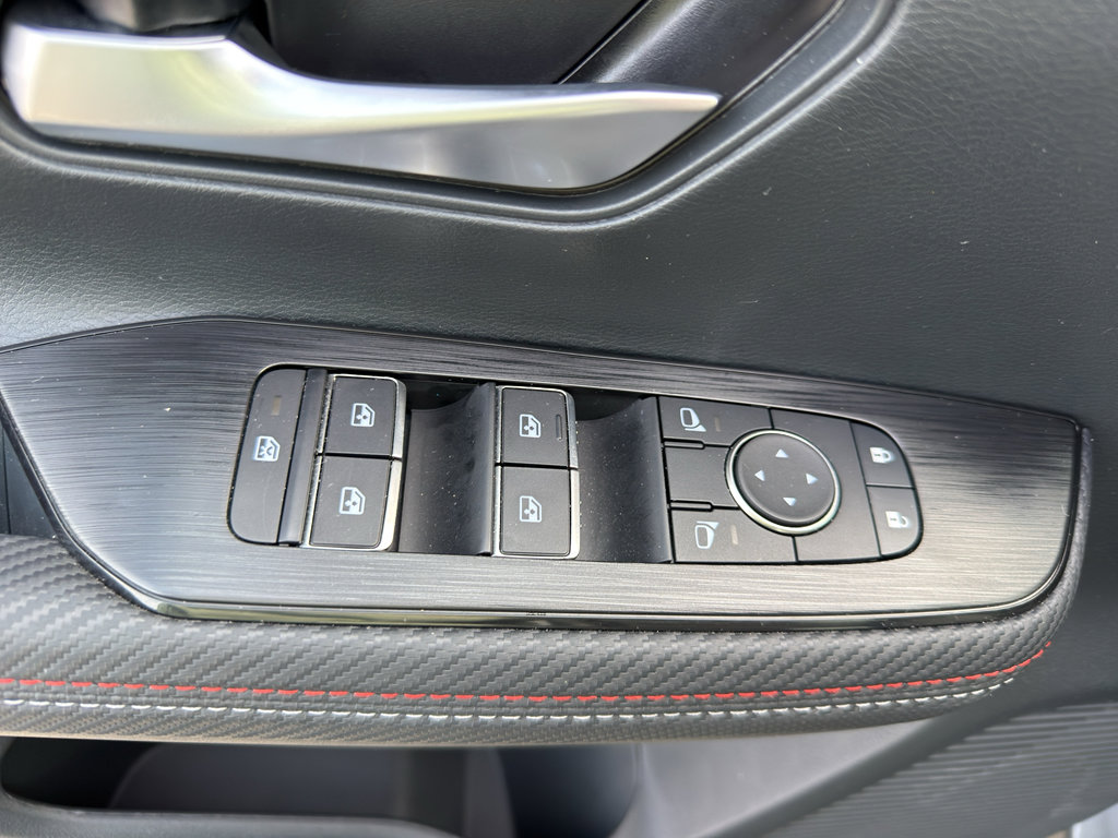 Certified 2025 Nissan Kicks SR AWD/4WD image 12