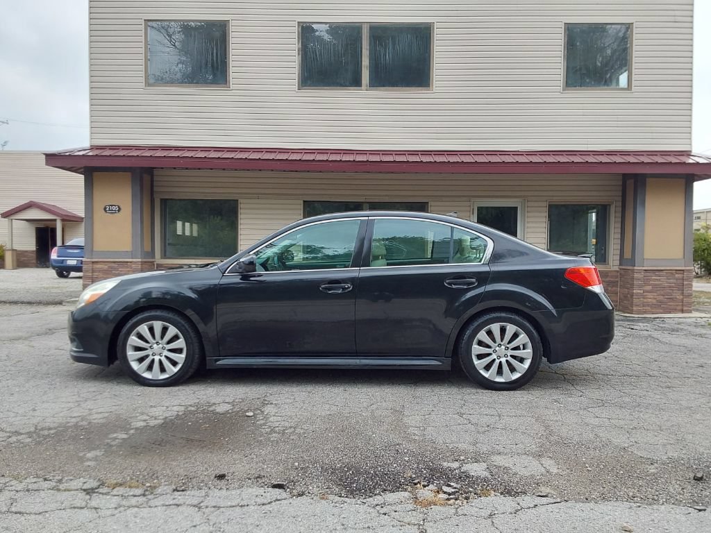 Used 2011 Subaru Legacy 3.6R Premium w/ Appearance Package 1G AWD/4WD image 1