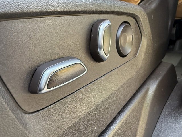 Used 2023 Cadillac Escalade ESV Premium Luxury image 18
