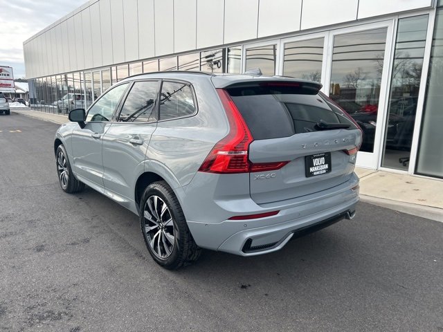 Certified 2025 Volvo XC60 B5 Plus image 3