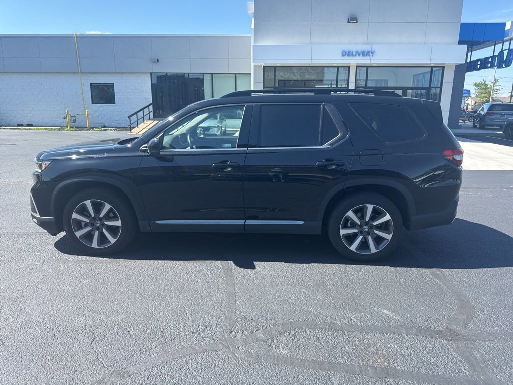 Used 2024 Honda Pilot Touring image 7
