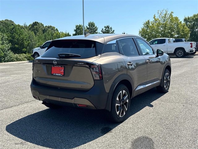 New 2025 Nissan Kicks SV image 4