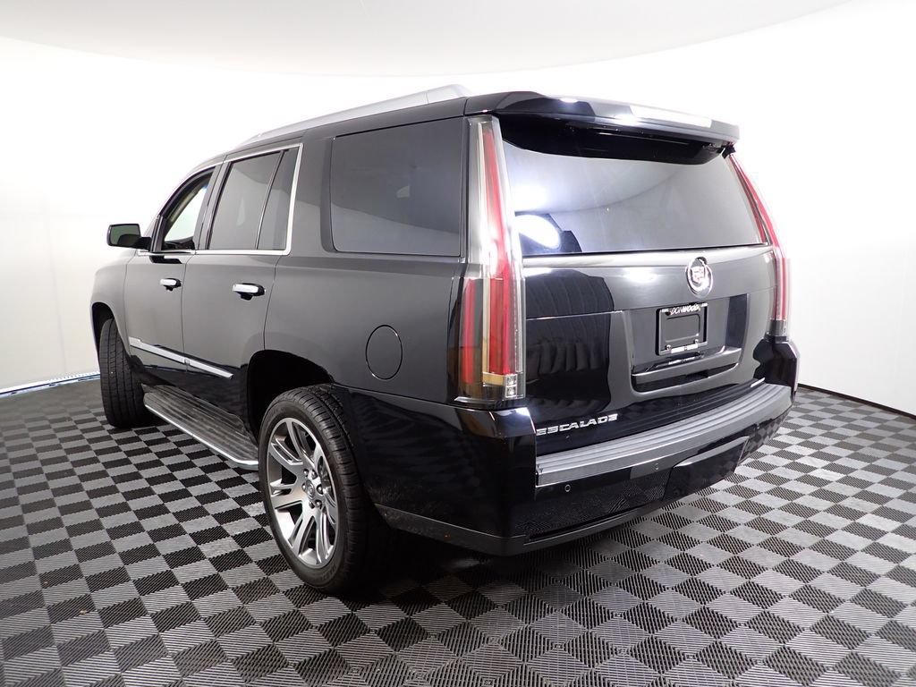 Used 2015 Cadillac Escalade Luxury AWD/4WD image 14