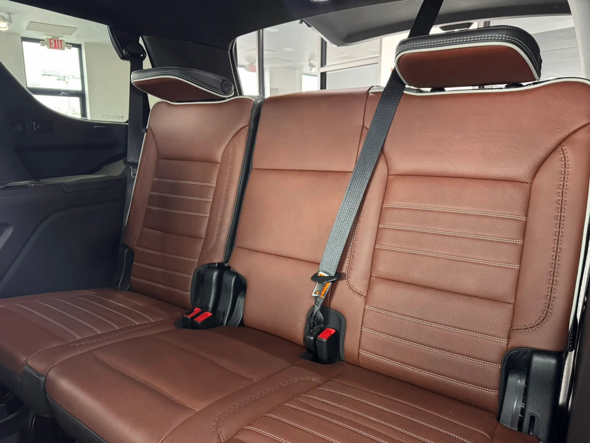 Used 2023 GMC Yukon Denali Ultimate AWD/4WD image 26