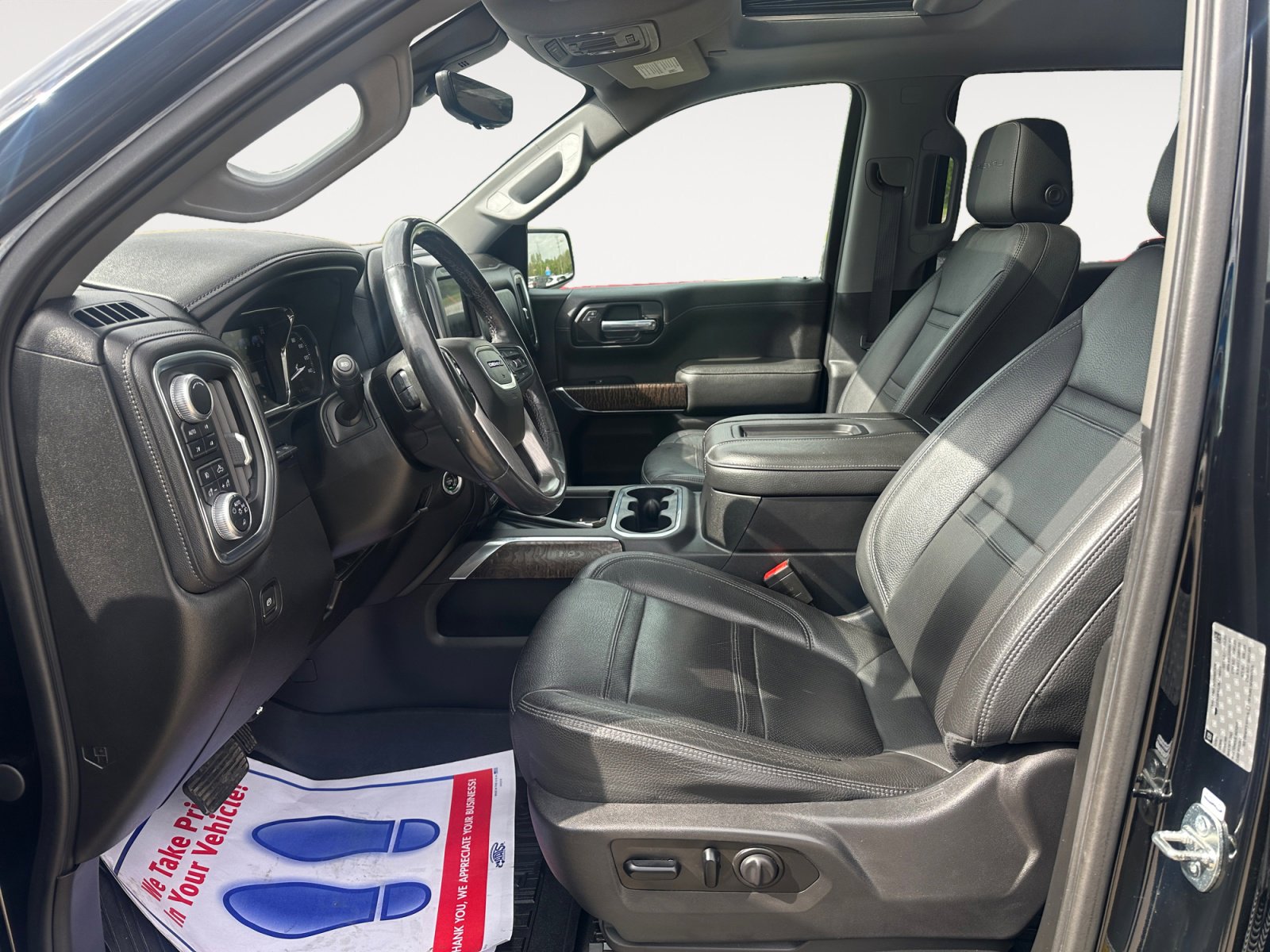 Used 2019 GMC Sierra 1500 Denali w/ Denali Ultimate Package AWD/4WD image 9