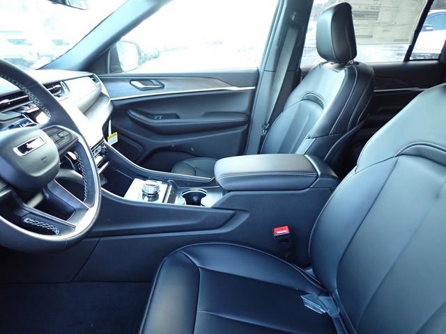 New 2025 Jeep Grand Cherokee Limited w/ Black Appearance Package image 12