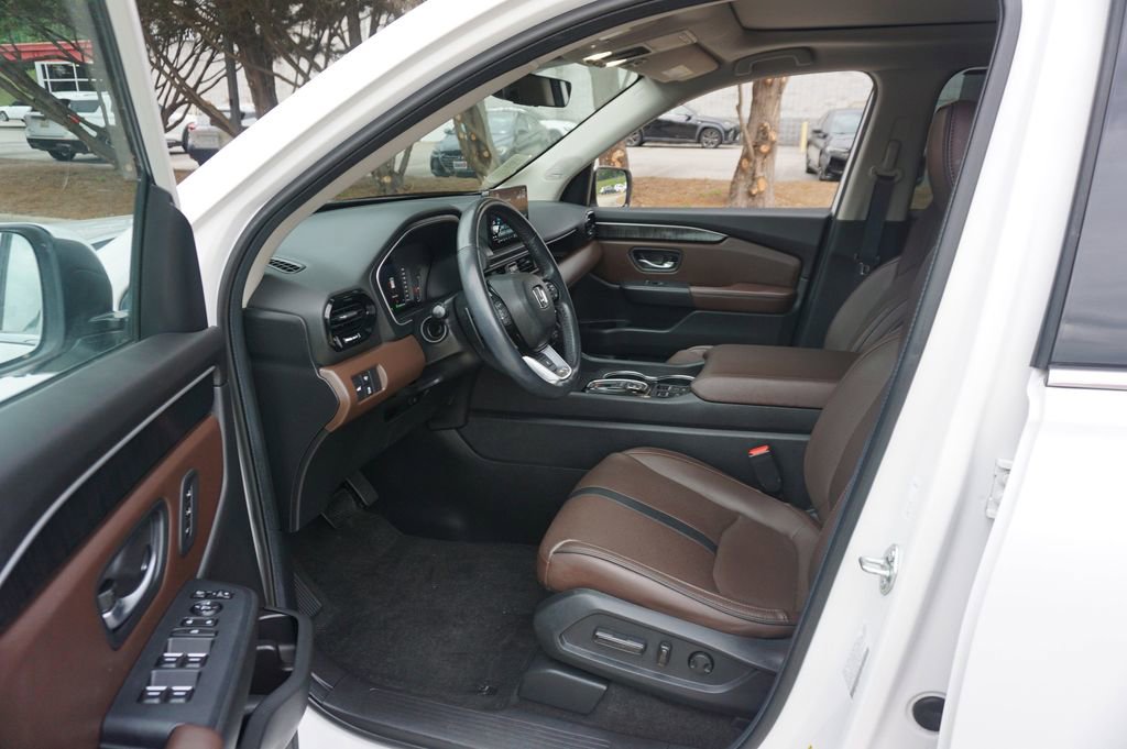 Used 2024 Honda Pilot Elite image 2
