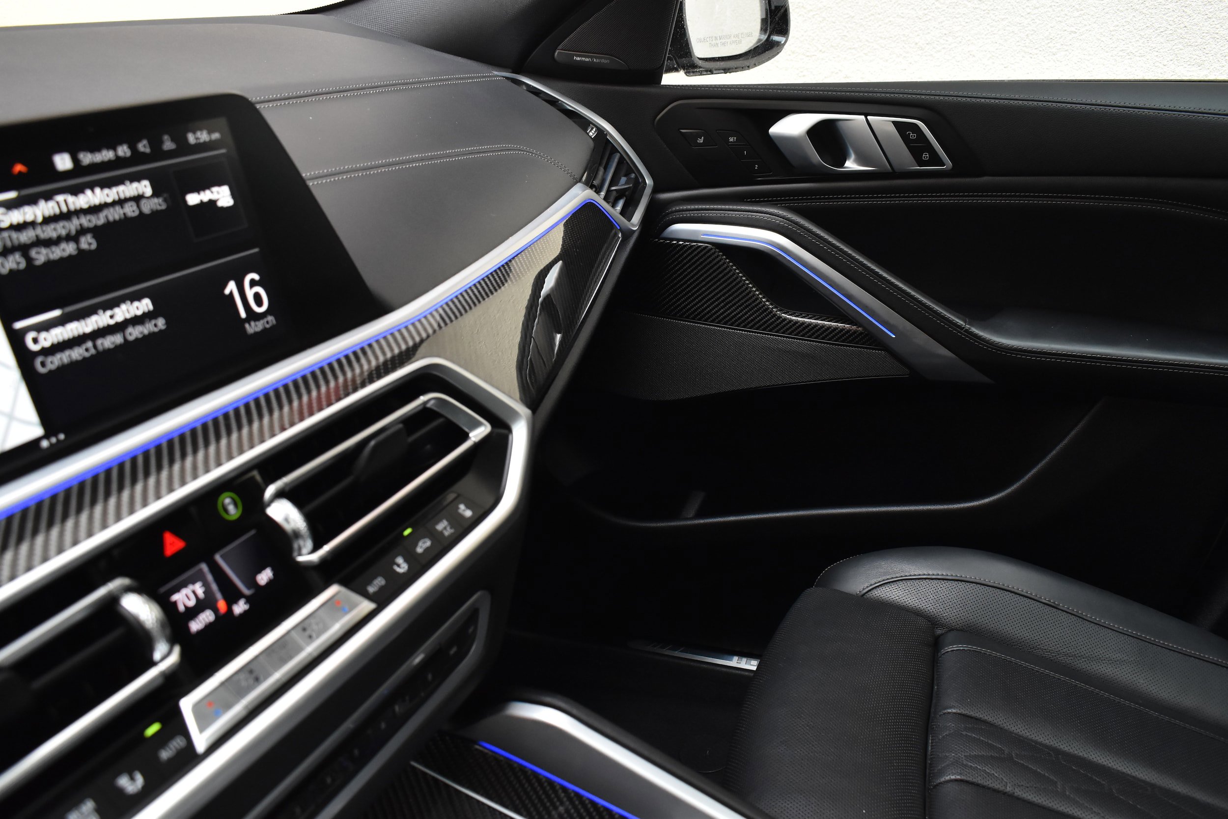 Used 2020 BMW X6 M50i w/ Executive Package image 40