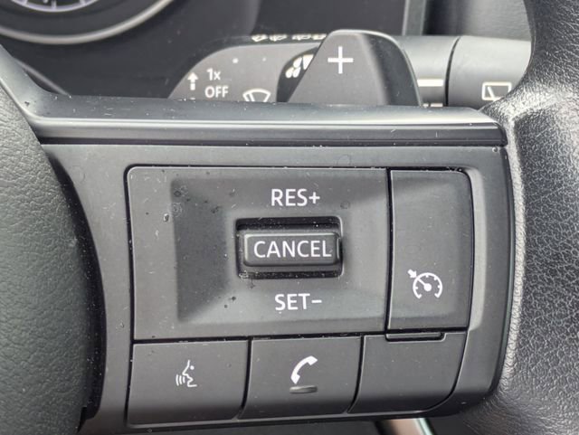 Used 2024 Nissan Rogue S image 27