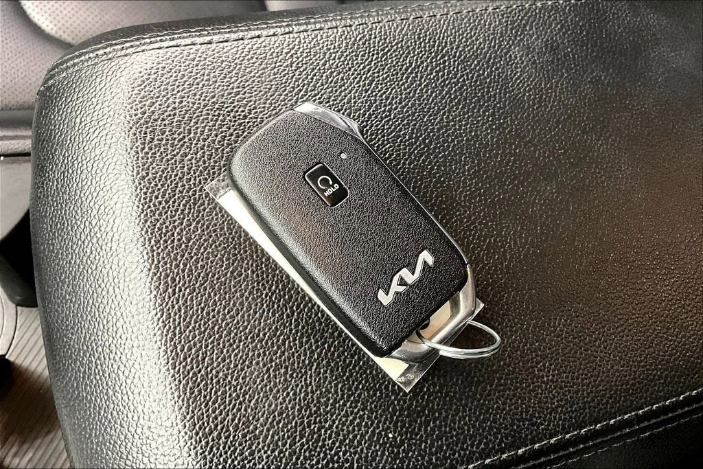 Used 2023 Kia Sportage EX AWD/4WD image 10